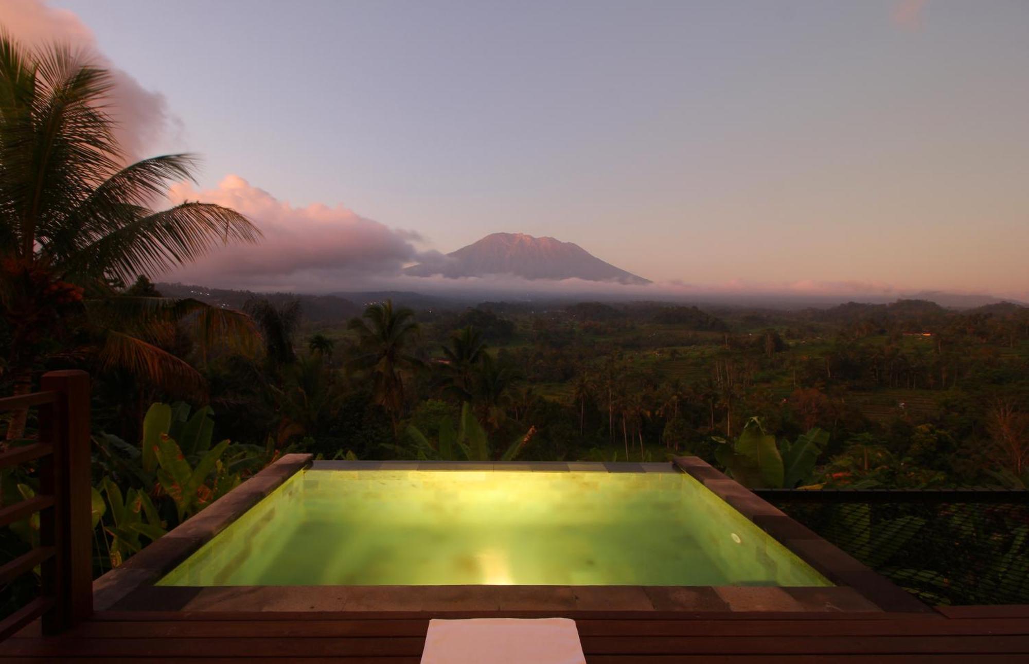 Suite Plunge Pool 1x Floating